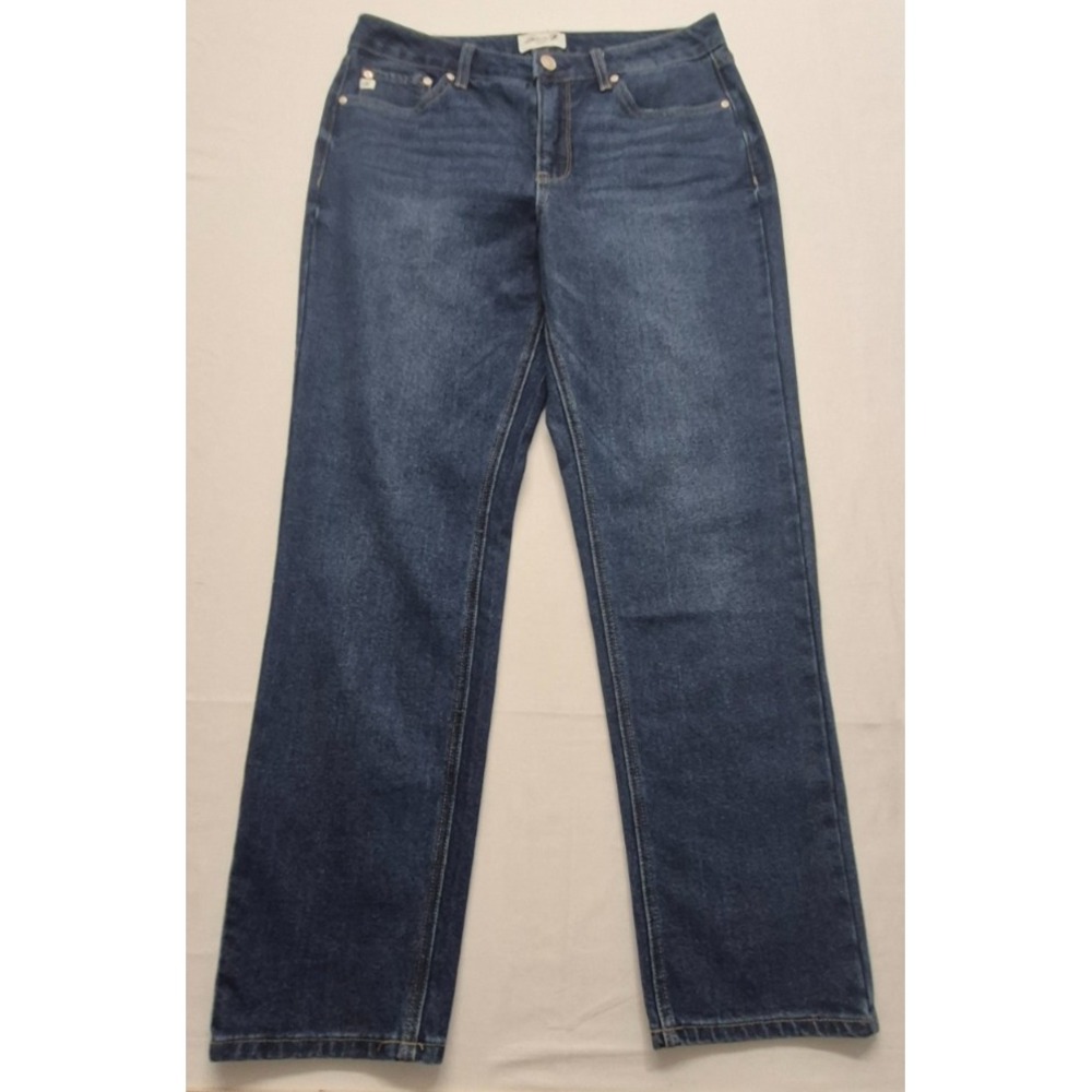 Seven7 women's straight leg medium wash denim‎ blue Jeans sz. 8